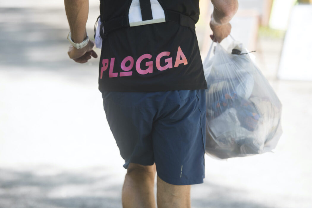Ploggning, att samla skräp samtidigt som man joggar, är ett av de 84 arrangemang som står på menyn när hållbarhetsveckan drar igång.