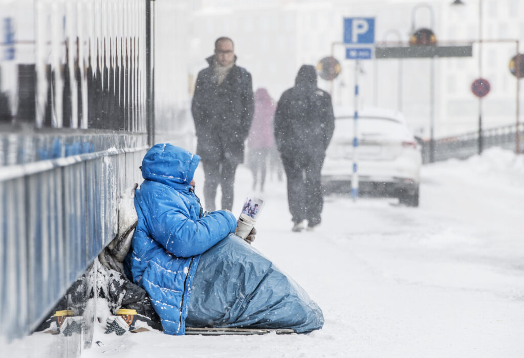 En större ekonomisk jämlikhet skulle skapa tryggare och mindre polariserade samhällen, enligt en ny studie av organisationen Oxfam.