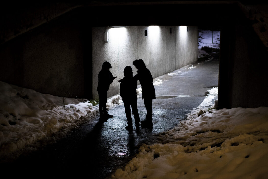  Polisen ska kunna använda hemlig avlyssning för att stoppa gängbrottslighet, tycker regeringen.