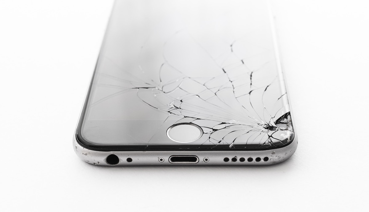 Stora klimatvinster finns att göra om smartphones, läsplattor och laptops rustas upp och återanvänds i stället för att de kastas bort.