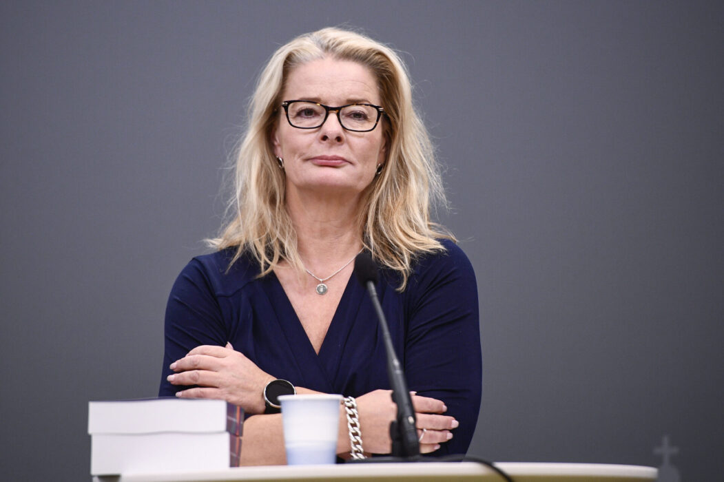 "Det är alldeles för många elever som får ett betyg som inte speglar de kunskaper som de faktiskt har", säger skolminister Lotta Edholm, L, efter kritik mot att betygsinflationen på gymnasiet sprider sig.