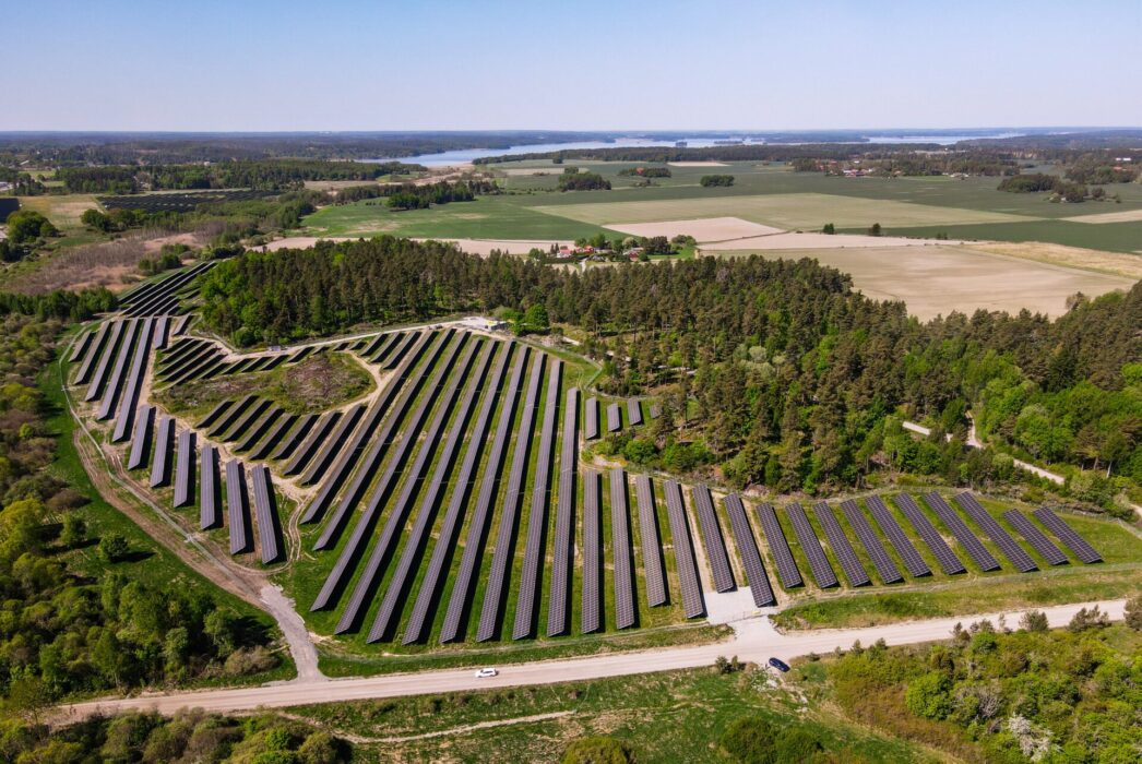 Solparken utanför Strängnäs är en av Sveriges största.