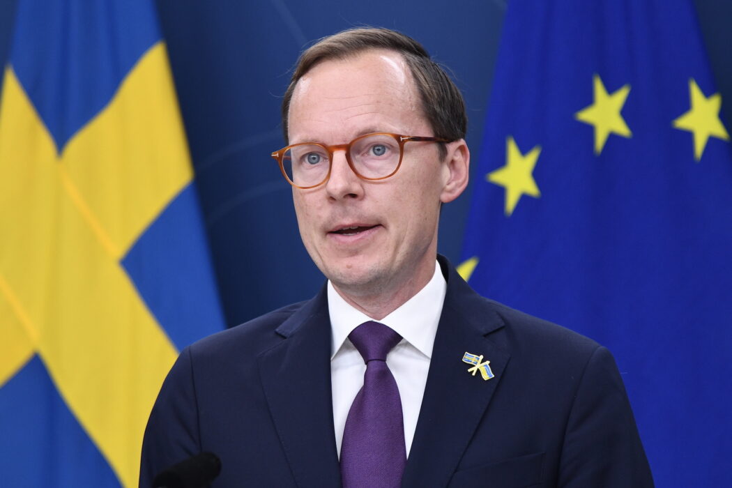 Regeringen drar ner på anslag till studieförbund.