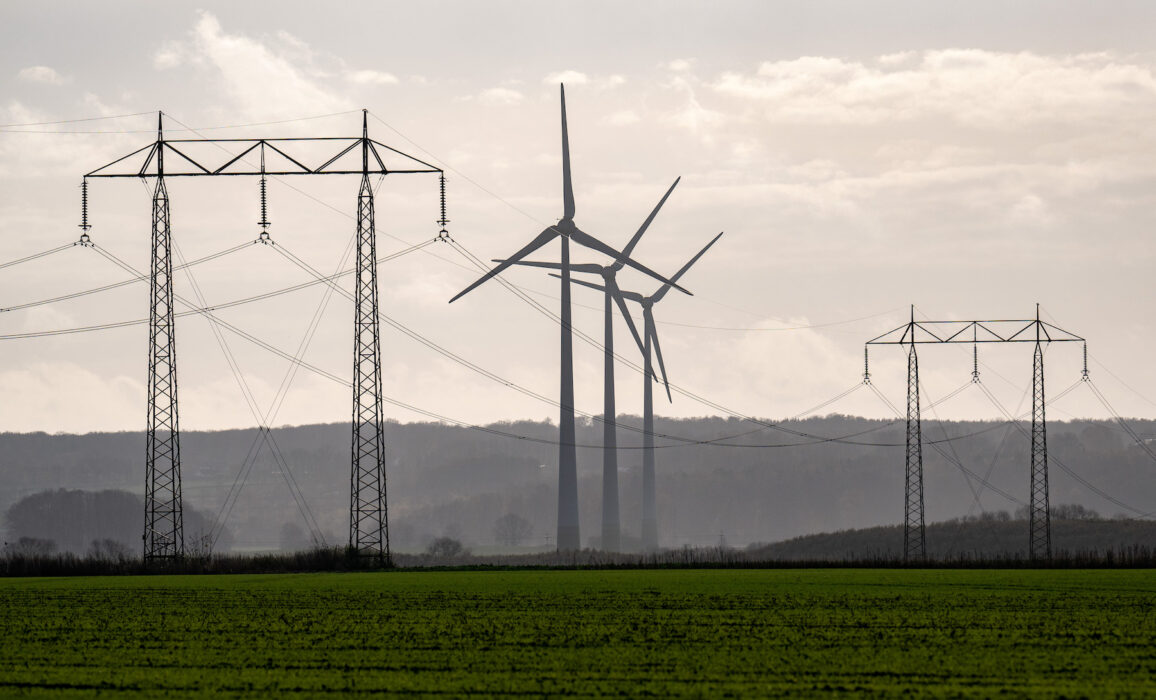 Det råder stor kompetensbrist inom energibranschen och enligt Energiföretagens vd Åsa Pettersson riskerar det på lång sikt den gröna omställningen.
