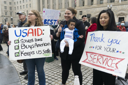Demonstration för US Aid.